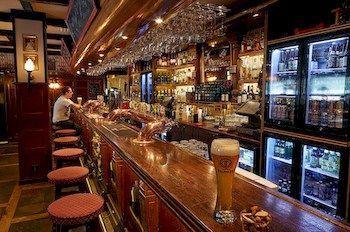 酒店 Bishops Arms 3*